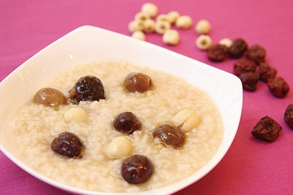 桂圓紅棗蓮子粥