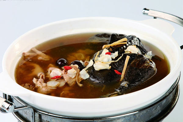 銀杏蓮肉燉烏雞