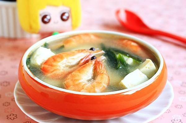 鮮蝦豆腐海帶湯_吃什麼預防乳腺癌_預防乳腺癌的食物 鮮蝦豆腐海帶湯