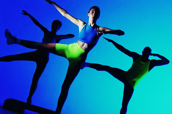 瘦全身的方法_有氧健身操簡單快速燃脂