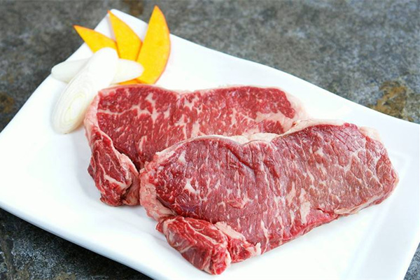 吃什麼燃燒脂肪瘦成閃電 天然牛肉