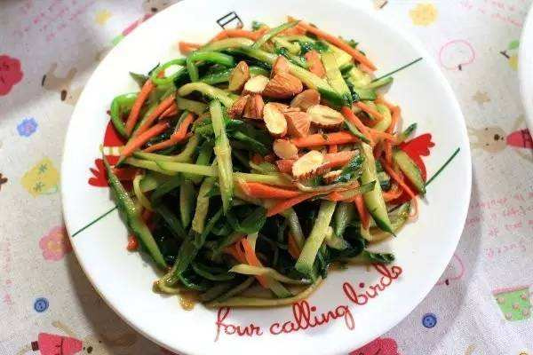 初春養生吃什麼_養生吃什麼好_養肝菜 巧拌五彩菠菜根