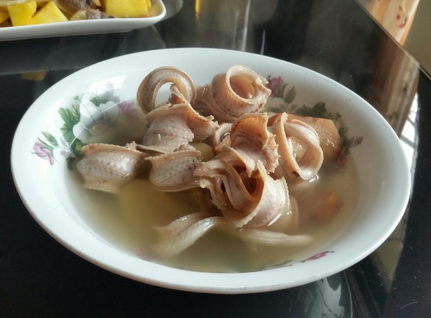 鳳城水蛇湯_水蛇_土茯苓的營養功效 水蛇湯