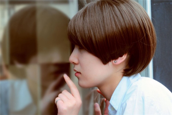 自言自語是精神病嗎_自言自語的意思