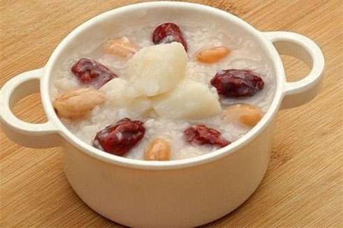 經常貧血就多喝花生紅棗粥