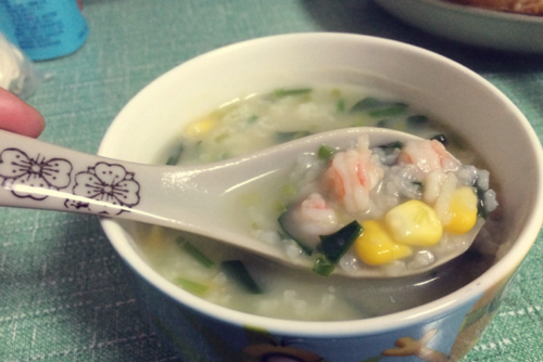 鮮蝦芹菜粥 食療養生需謹慎
