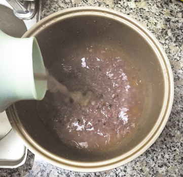 熱水瓶煮粥 既方便又省事 熱水瓶煮粥 既方便又省事