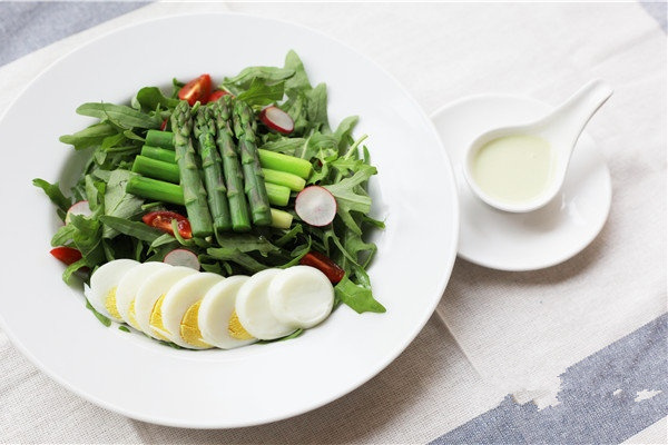 蘆筍雞蛋沙拉