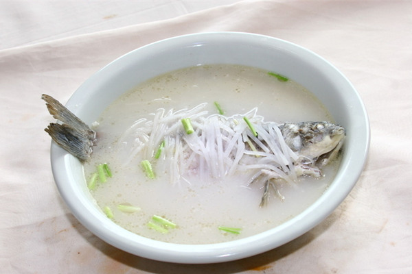 砂仁鯽魚湯