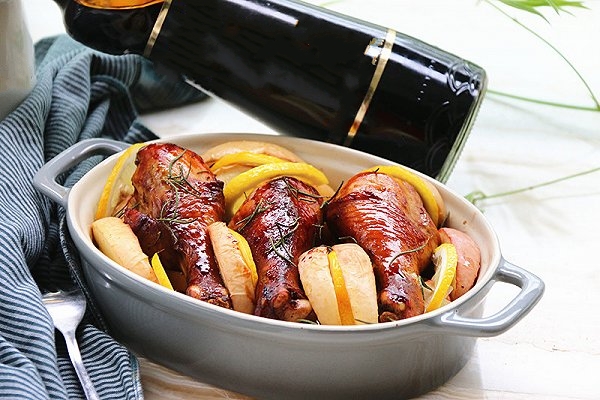 檸香蘋果烤雞腿 帶有水果清甜的童年味道