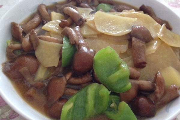 草菇燜土豆