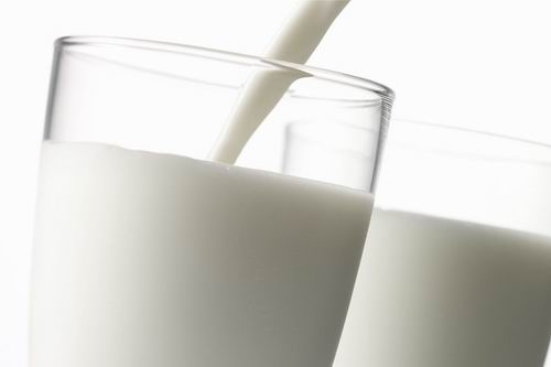 晚上喝牛奶會胖嗎