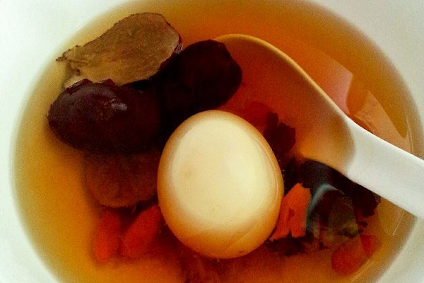 雞蛋大棗湯的烹飪方法_雞蛋_大棗的營養功效 雞蛋大棗湯