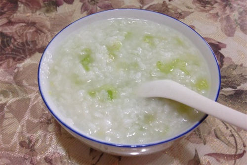 飲食養生:4粥品助你改善偏頭痛