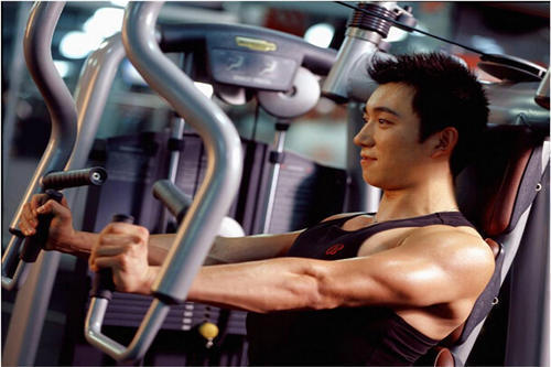大量吃糖是男士運動健身的大忌