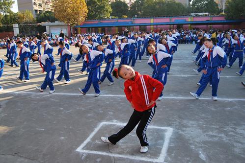 第三套全國中小學生廣播體操舞動青春的特點