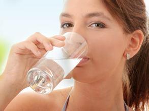 為什麼喝水都會胖 喝水都會胖的原因