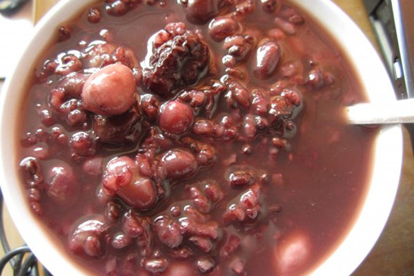 養血養顏的四紅粥原來做法這麼簡單