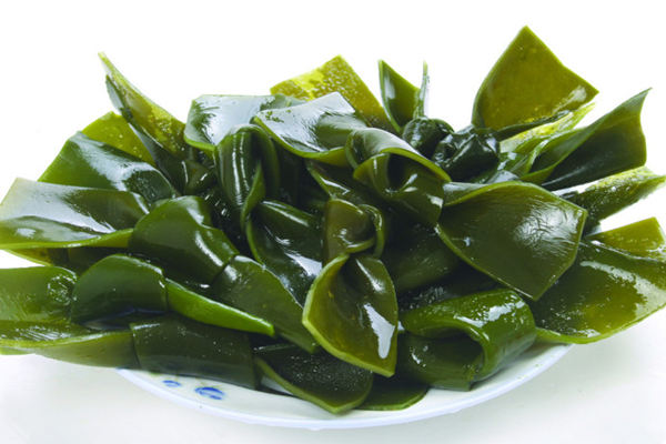 開胃又補鈣的海帶結棒骨湯晚餐來一碗