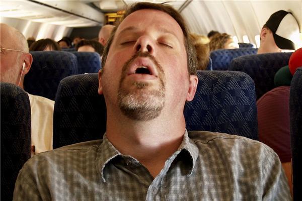 晚上睡覺打鼾是疾病? 按摩3個穴位安穩入睡