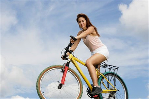 教你如何騎自行車瘦腰瘦小腿