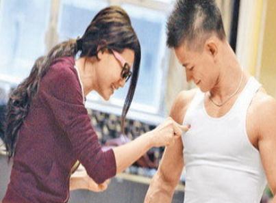 胸肌上沿和中縫的肌肉