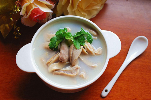 白胡椒粉豬肚湯