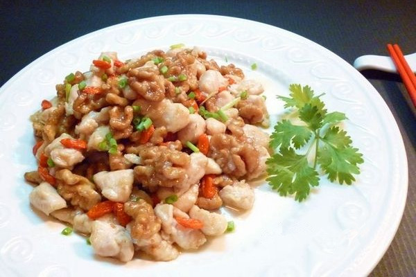 產後營養滋補美食 枸杞雞丁的做法