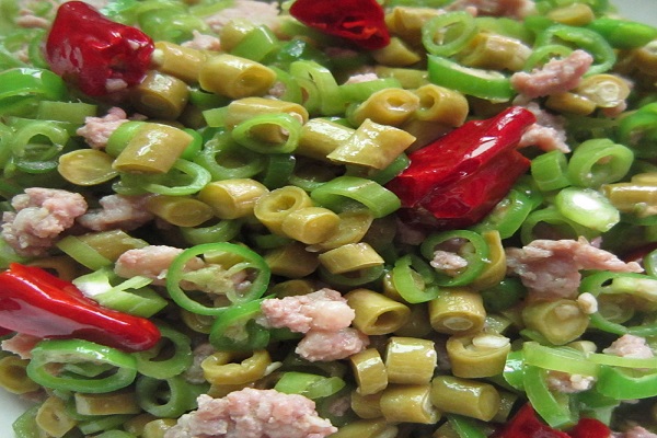 爛肉豇豆的做法_爛肉豇豆怎麼做好處 爛肉豇豆的做法 怎麼做好吃