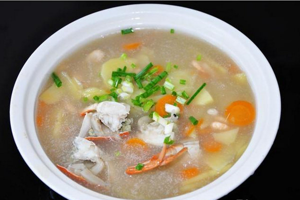 不一樣的美食搭配 健腦益智青蟹土豆羹