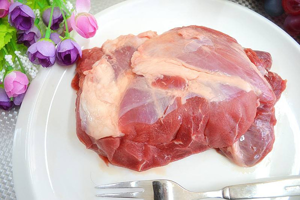 羊肉的功效作用有哪些_羊肉怎麼吃營養 羊肉