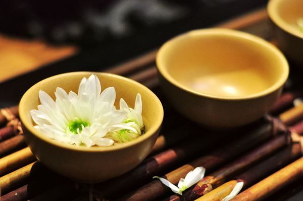男人喝什麼花茶排毒_男人排毒喝什麼_男人如何排毒 菊花茶