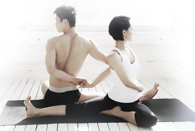 雙人減肥瑜伽幫你成功塑身