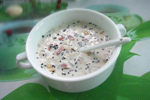 常喝養發粥 不再受脫發困擾