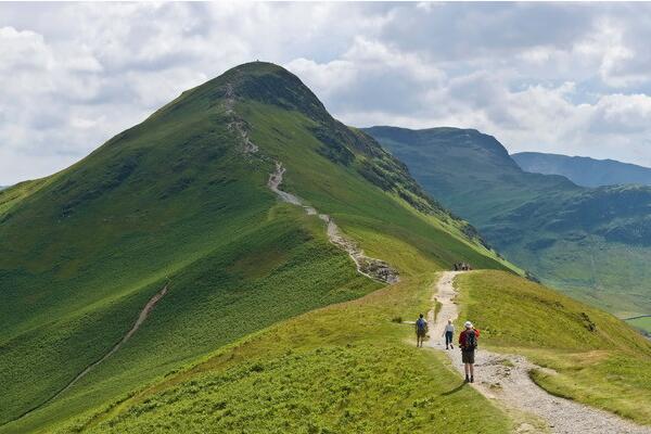 春季登山有講究 掌握三種“步法”健身效果翻倍！