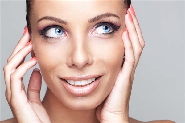 左臉長痘痘的原因是什麼