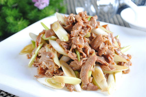 羊肉片炒小米