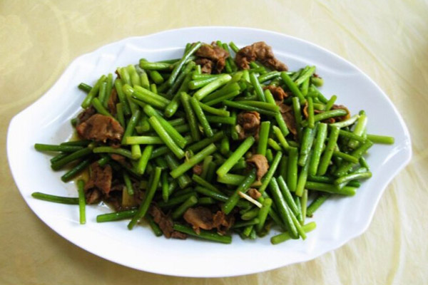 體虛怕冷手腳冰涼 蒜薹炒羊肉溫暖你