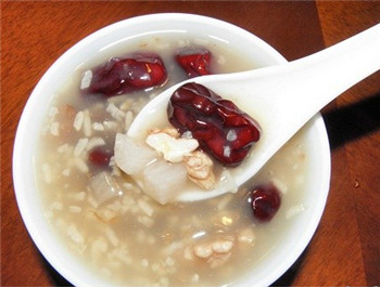 秋季女性養生粥有哪些 秋季女性養生粥有哪些