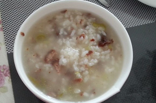 蔥香牛肉粥做法_功效_適宜人群