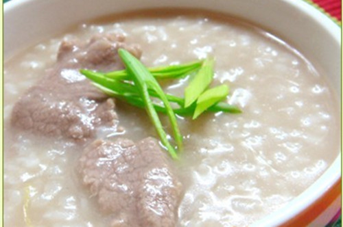 蒜苗牛肉粥 補充能量它最棒
