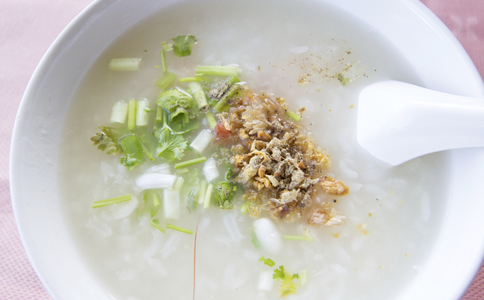 養胃粥：香菜大米粥的做法
