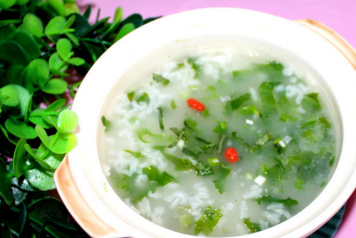 南方小兒菠菜粥 小兒生長發育好幫手