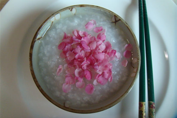 女人喝花粥 像鮮花一樣美