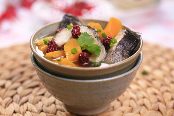 準爸爸必學的孕婦補血紅棗生魚湯