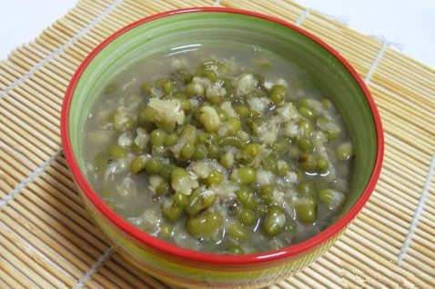 夏季多喝綠豆粥 清熱排毒 夏季多喝綠豆粥 清熱排毒