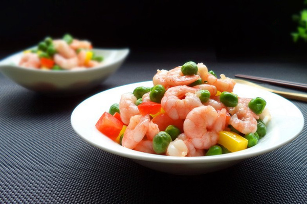 巴掌臉也能吃出來 吃什麼瘦臉呢? 鮮蝦扒豆苗