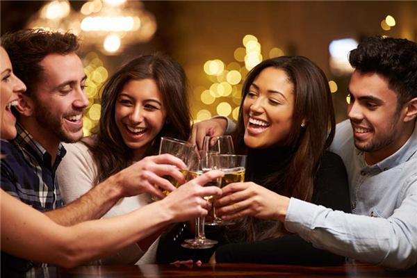 酒精中毒癥狀_酒精中毒怎麼辦 酒精中毒