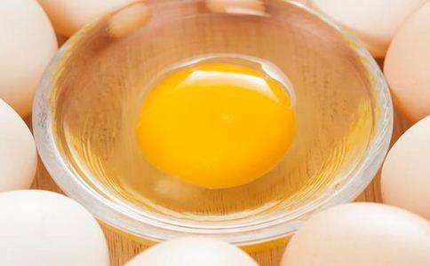 雞蛋要不要洗_雞蛋如何處理更健康_雞蛋洗瞭有毒嗎?