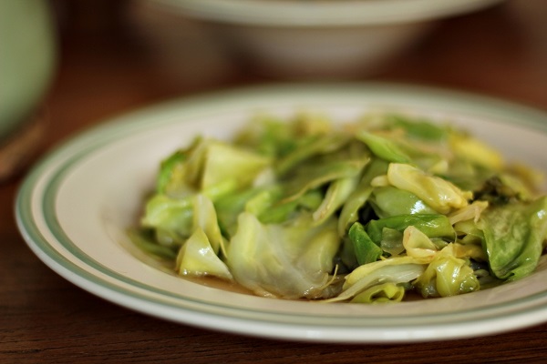 圓白菜炒肉_圓白菜炒肉的做法_圓白菜炒肉的營養價值 圓白菜炒肉的做法
